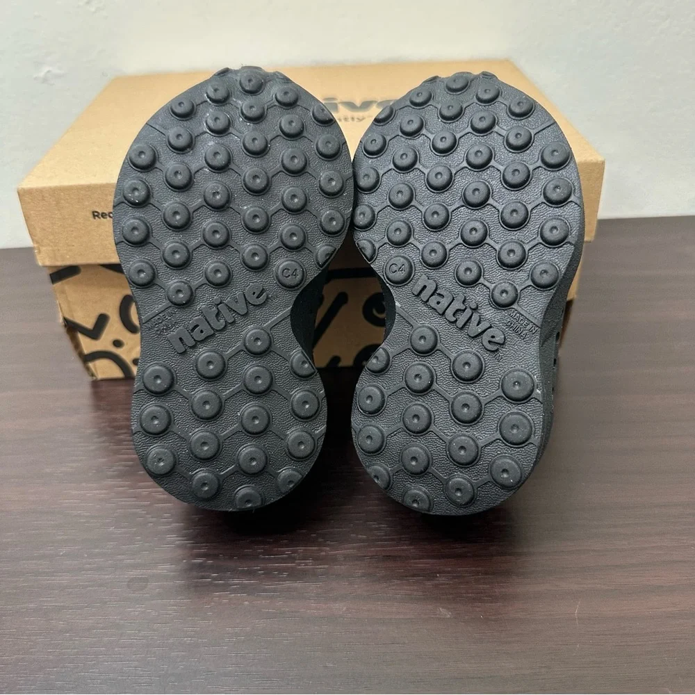 Native Robbie Sugarlite Slip-On Shoe Black Size 4 Kids, Waterproof, Outdoor, New